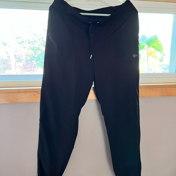 Size large white cross fit scrub pants - Picture 1 of 3